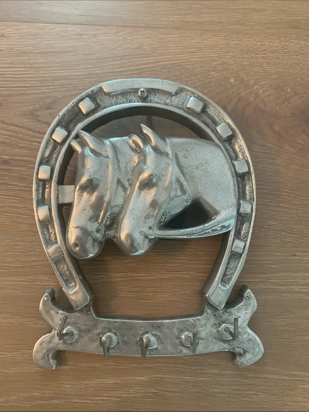 Equestrian metal key holder